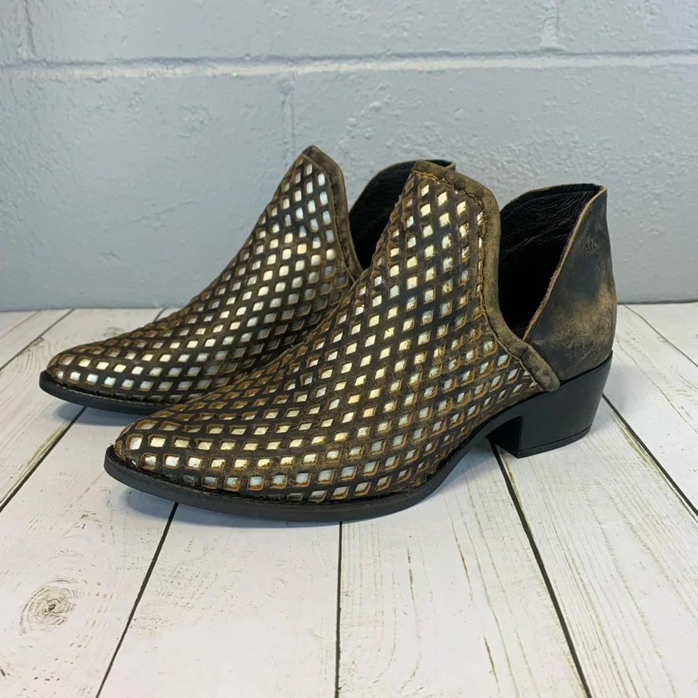 Musse & Cloud Metallic Lattice Leather Grey/Brown/Silver Boot-Women's 8‎